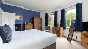 Unclassified image, 5 of 40, button - Hewitt's House Hotel (Newport)