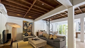 Unclassified image, 5 of 17, button - Villa Grange (Legian)