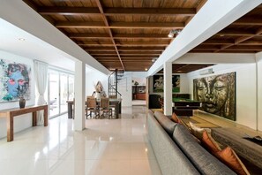 Unclassified image, 2 of 17, button - Villa Grange (Legian)