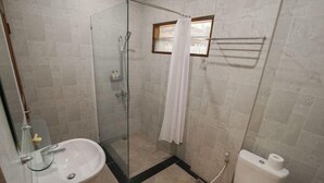Bathroom - Baliana Villa Legian (Legian)
