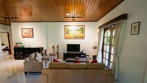 Living area - Baliana Villa Legian (Legian)