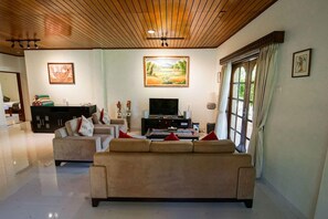 Living area - Baliana Villa Legian (Legian)