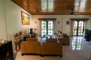 Living area - Baliana Villa Legian (Legian)