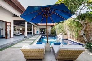 Unclassified image, 4 of 48, button - Villa Lotus (Lembongan Island)