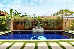Unclassified image, 3 of 48, button - Villa Lotus (Lembongan Island)