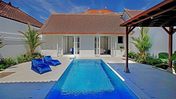 Pool - Villaley Double Six (Legian)