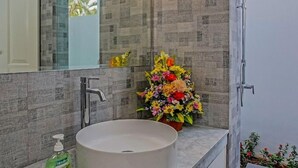 Bathroom - Villaley Double Six (Legian)