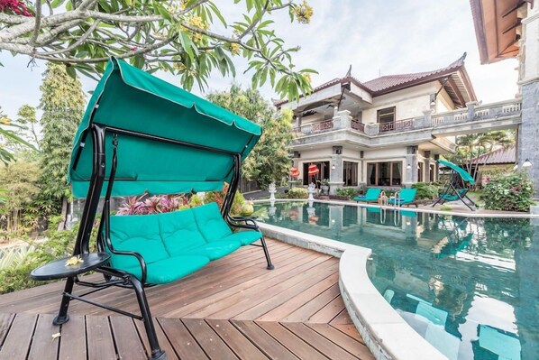 Hồ bơi