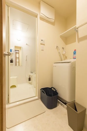 Bathroom - S-dotonbori Hotel Namba (Osaka)