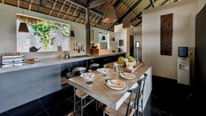 Dining - Villa Kelusa (Payangan)