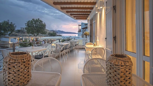 Outdoor dining - Boutique Hotel Glaros - Adults Only (Naxos)