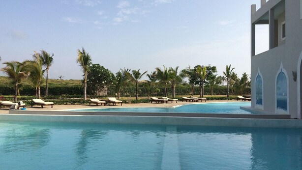 Unclassified image, 1 of 64, button - Life Resort St.thomas Royal Palm (Watamu)