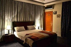 Unclassified image, 2 of 22, button - Explorers Lounge (Islamabad)