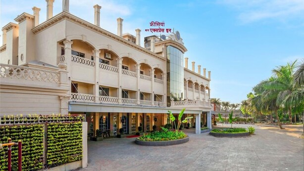 Exterior - Hotel Express Inn (Mumbai)