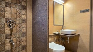 Bathroom - Hotel Express Inn (Mumbai)