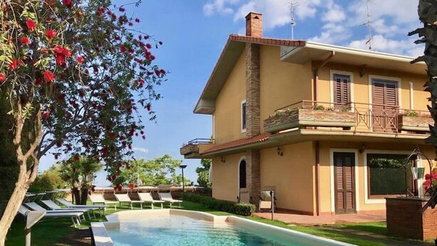 Unclassified image, 1 of 24, button - Villa Le Palme (Trecastagni)