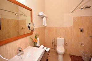 Bathroom - Blusalzz Escapade Anant Rasa, Shitlakhet (Almora)