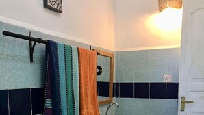 Bathroom - Driftwood Beach Lodge (Jambiani)
