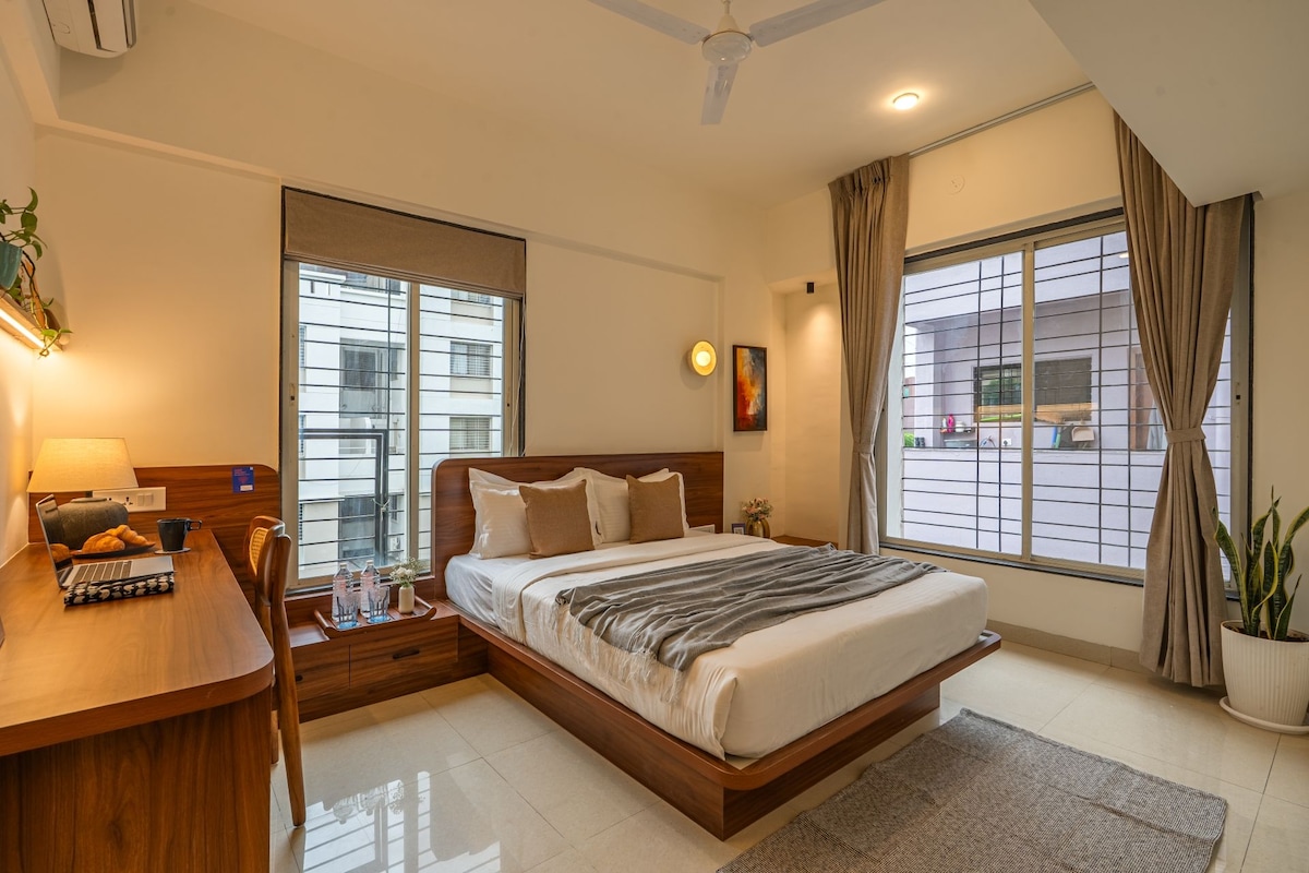 Superior 1 Bedroom Apartment with balcony
