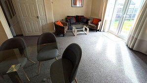Living area - Thistle Cottage (Bury St Edmunds)
