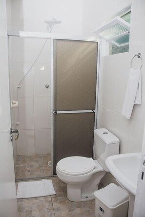 Bathroom - Hotel Balneário Itapocoroi (Penha)