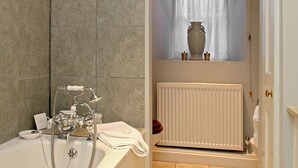 Bathroom - Shipton Cottage (Chipping Norton)