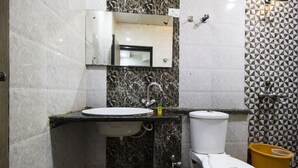 Bathroom - Capital O 22922 Hotel Siddartha Grand (Vijayawada)