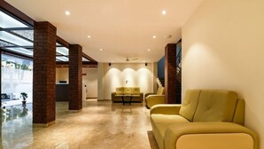 Lobby - Capital O 22922 Hotel Siddartha Grand (Vijayawada)