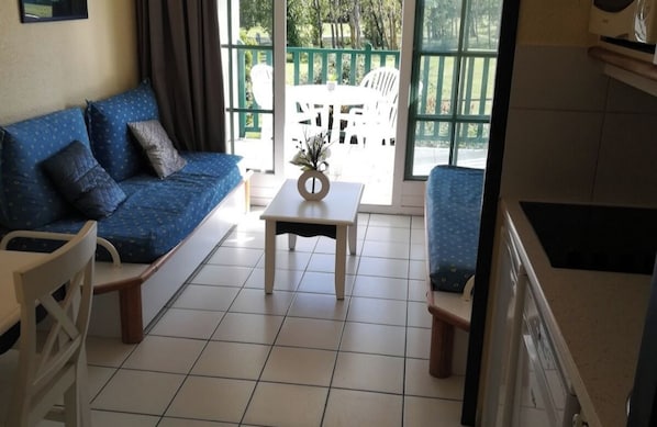 Living area - Vrbo Property (Talmont-Saint-Hilaire)