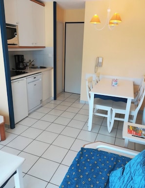 Dining - Vrbo Property (Talmont-Saint-Hilaire)