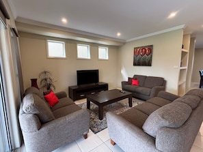 Unclassified image, 5 of 22, button - Crampton Townhouse #2 (Wagga Wagga)