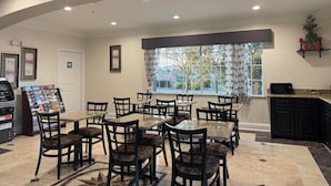 Dining - Regency Inn & Suites Baytown (Baytown)