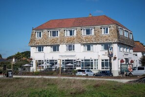 Unclassified image, 4 of 53, button - Commodore Hotel (Bournemouth)