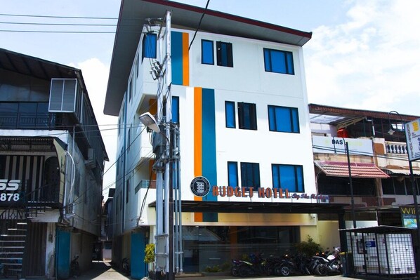 Imej tidak diklasifikasikan, 1 daripada 32, butang