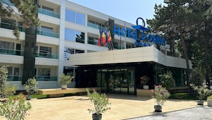 Unclassified image, 2 of 49, button - Dorna (Constanta)