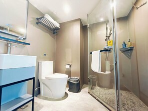 Bathroom - 7 Days Inn Shenzhen Guomao Metro Station (Shenzhen)