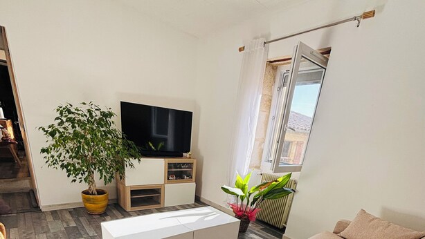 Living area - Vrbo Property (Cabrières)
