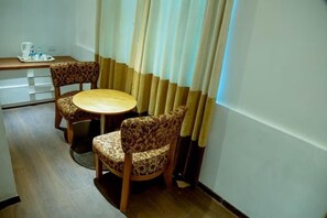 Dining - Emarald Hotel Calicut (Kozhikode)