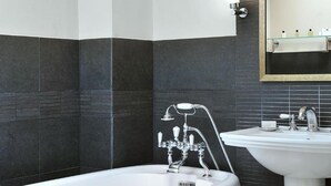 Bathroom - St Elizabeths Hotel (Plymouth)
