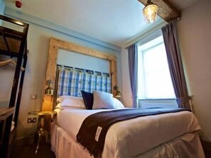 Unclassified image, 4 of 17, button - The Woodstock Arms (Woodstock)