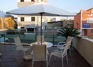 Outdoor dining - 1000 Hotel (Piracicaba)