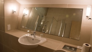Bathroom - Brathay Hall Brathay Trust (Ambleside)