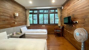 Room - Xitou Youth Activity Center Hostel (Lugu)