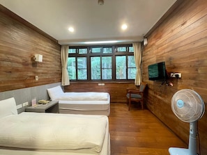 Room - Xitou Youth Activity Center Hostel (Lugu)
