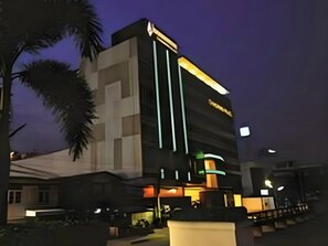 Exterior - Chaisaeng Palace Hotel (Sing Buri)