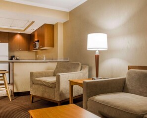 Living area - Hampton Inn Oswego (Oswego)