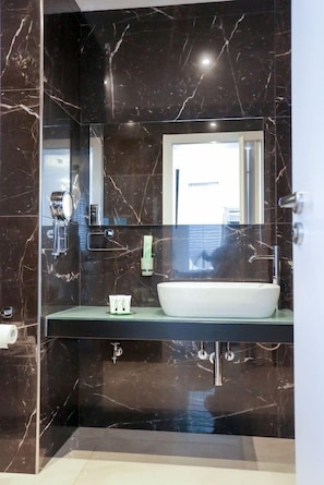 Bathroom - J me Boutique - Adults Only (St. Julian's)