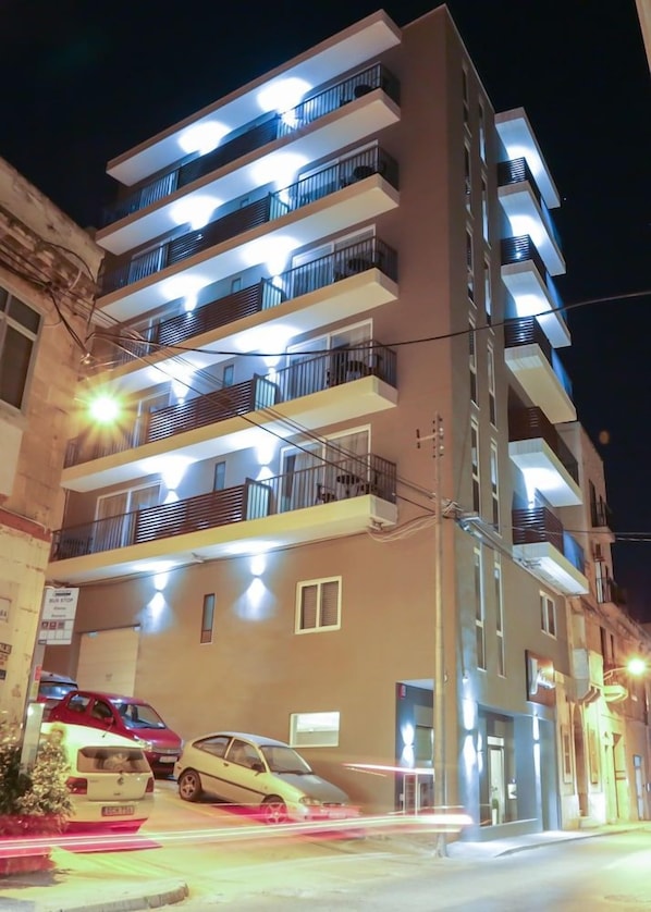 Exterior - J me Boutique - Adults Only (St. Julian's)
