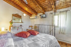 Unclassified image, 4 of 9, button - Venice Dream House Nabucco (Venice)