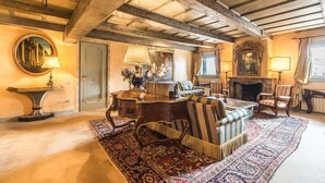 Unclassified image, 4 of 26, button - The Venetian Penthouse (Venice)